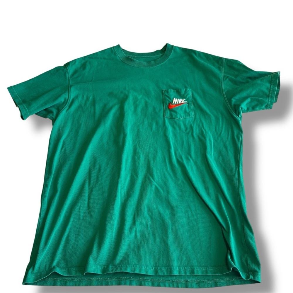 Nike Tee XL Green Loose Fit Pocket T-Shirt Retro Swoosh Logo Embroidered
